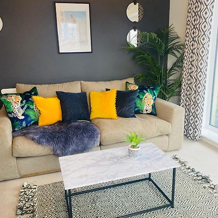 Luxury 2 Bedroom Waterfront Apartment With Balcony Newport  Eksteriør bilde