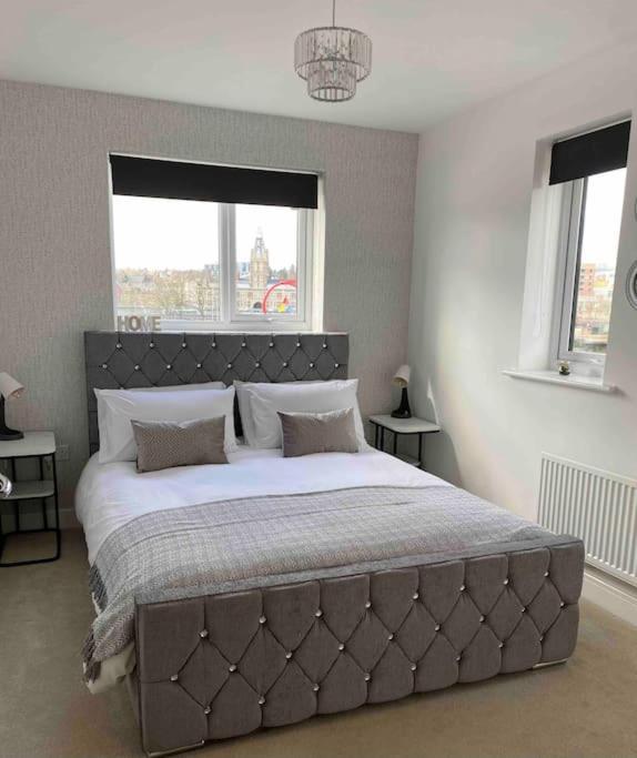 Luxury 2 Bedroom Waterfront Apartment With Balcony Newport  Eksteriør bilde