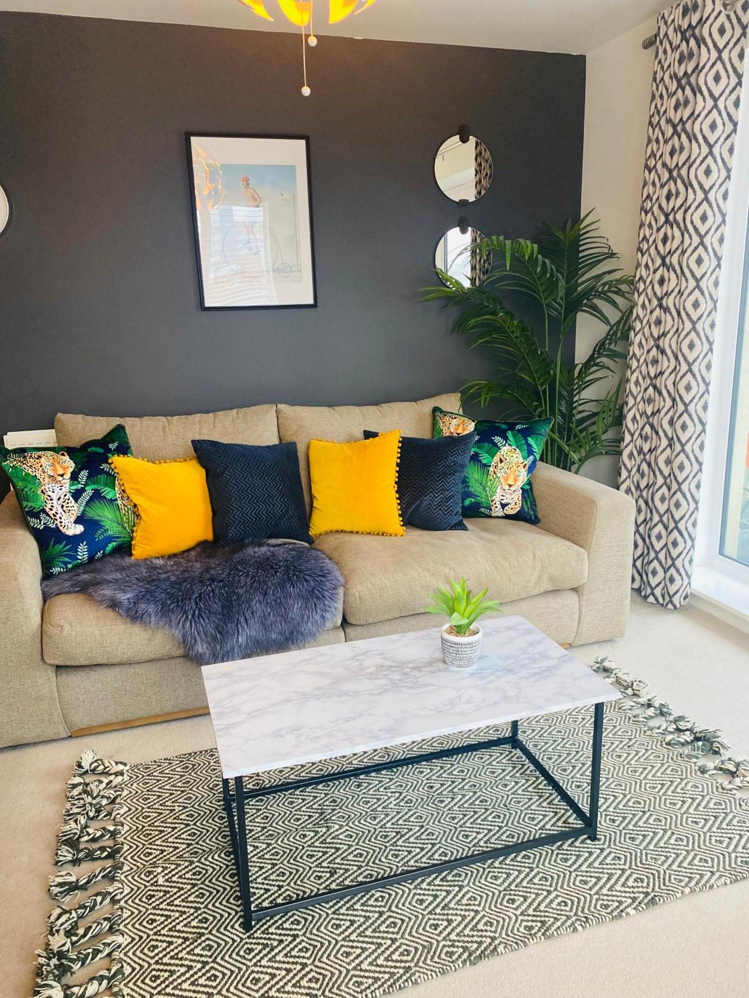 Luxury 2 Bedroom Waterfront Apartment With Balcony Newport  Eksteriør bilde